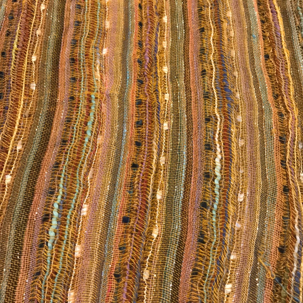 Metallic thread scarf - Picture 4 of 4